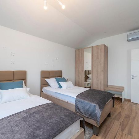 Luxury Apartments - La Vir 5& 6 Екстериор снимка