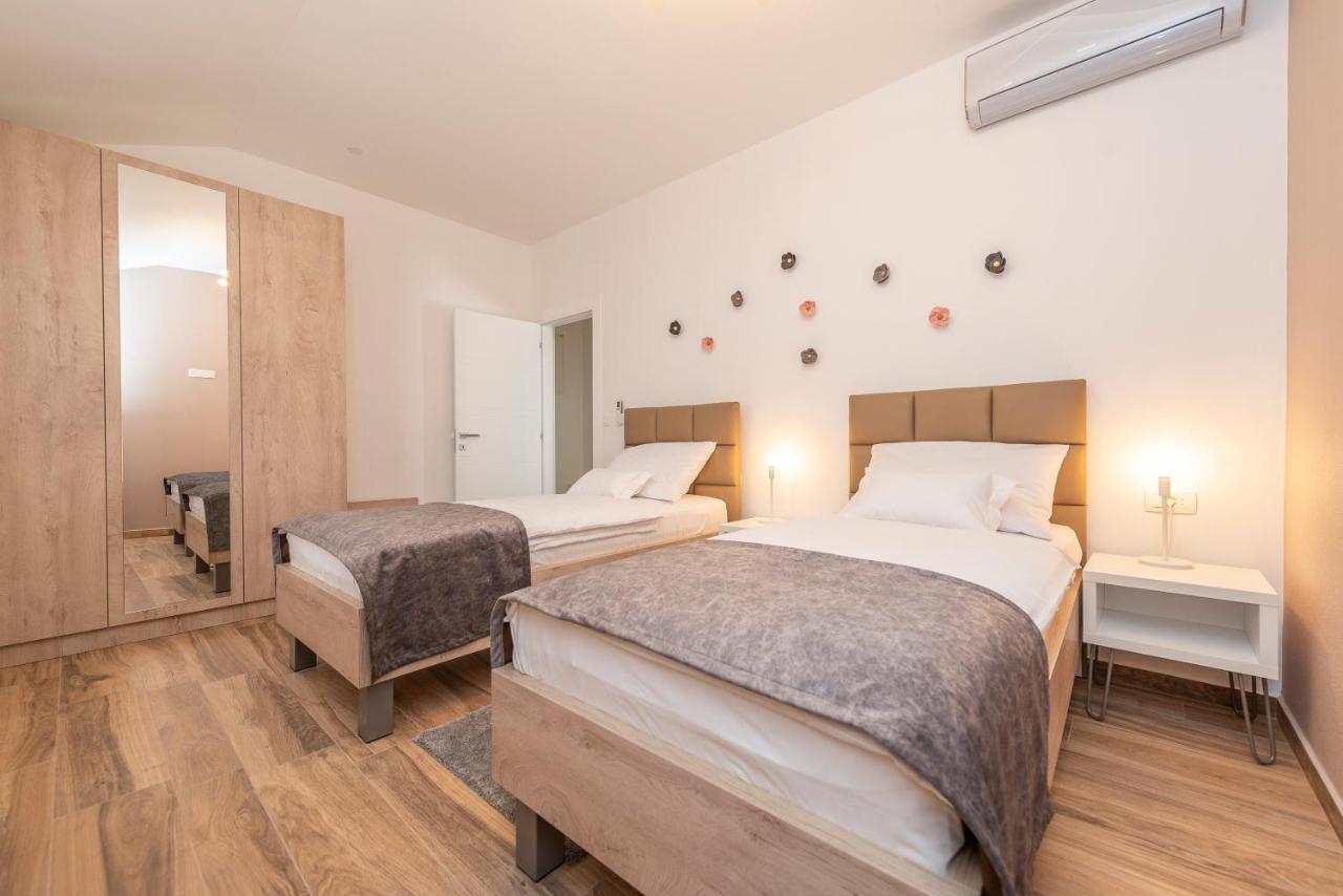 Luxury Apartments - La Vir 5& 6 Екстериор снимка
