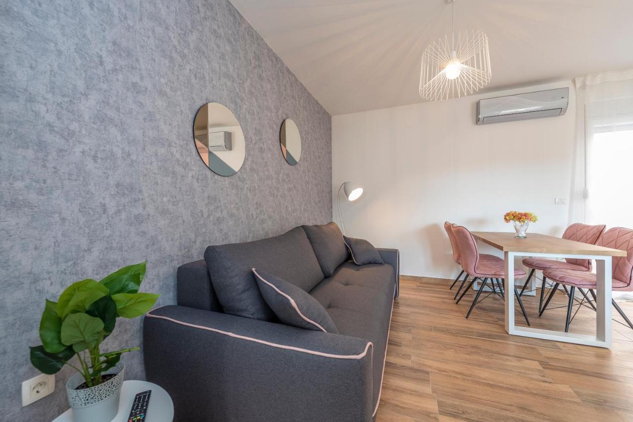 Luxury Apartments - La Vir 5& 6 Екстериор снимка