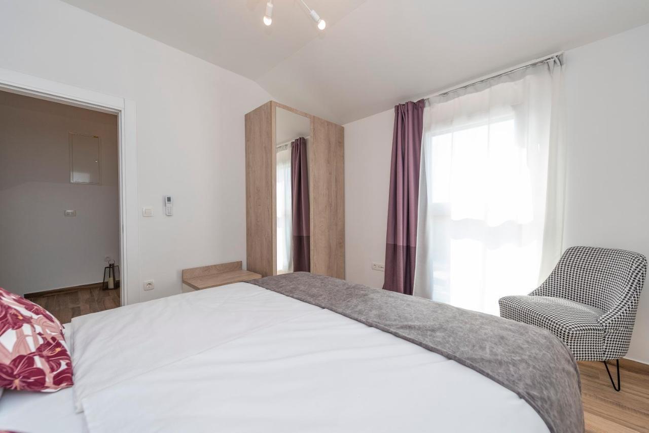 Luxury Apartments - La Vir 5& 6 Екстериор снимка